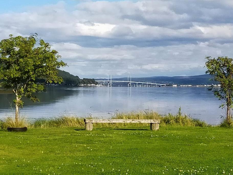Spacious Sea View Home 5 Miles From Inverness North Kessock エクステリア 写真