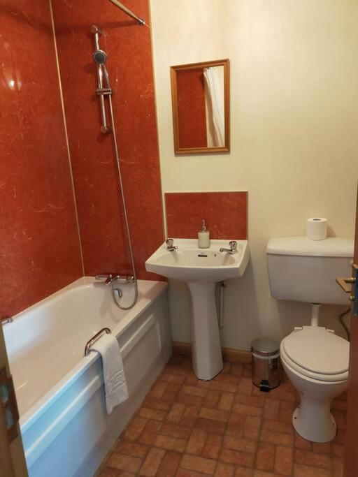 Spacious Sea View Home 5 Miles From Inverness North Kessock エクステリア 写真