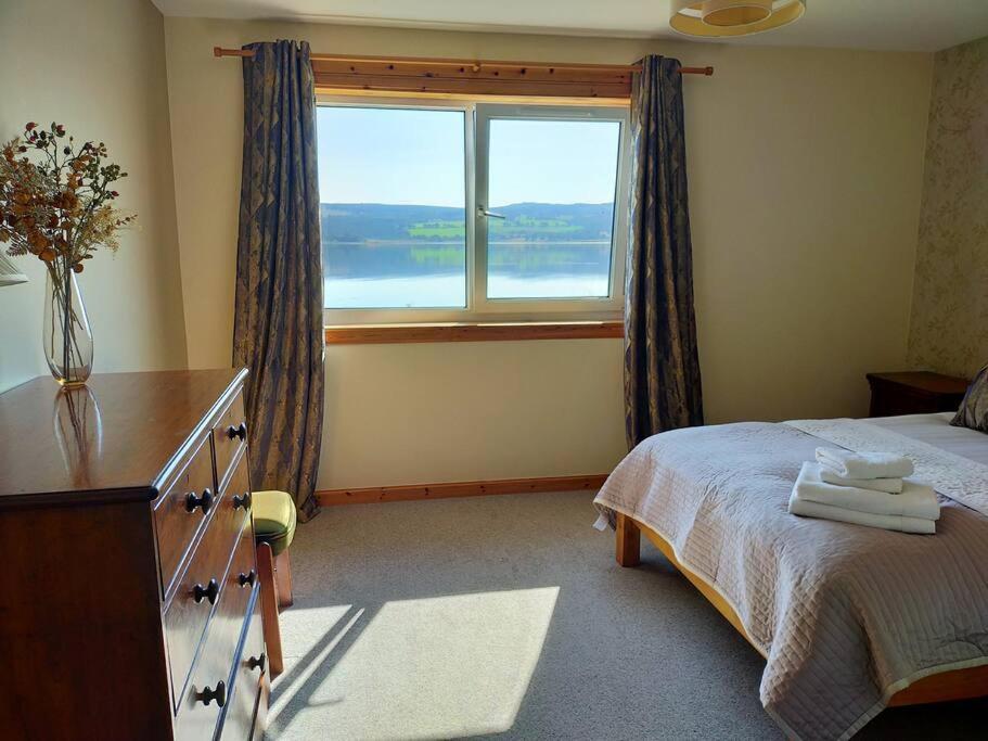 Spacious Sea View Home 5 Miles From Inverness North Kessock エクステリア 写真